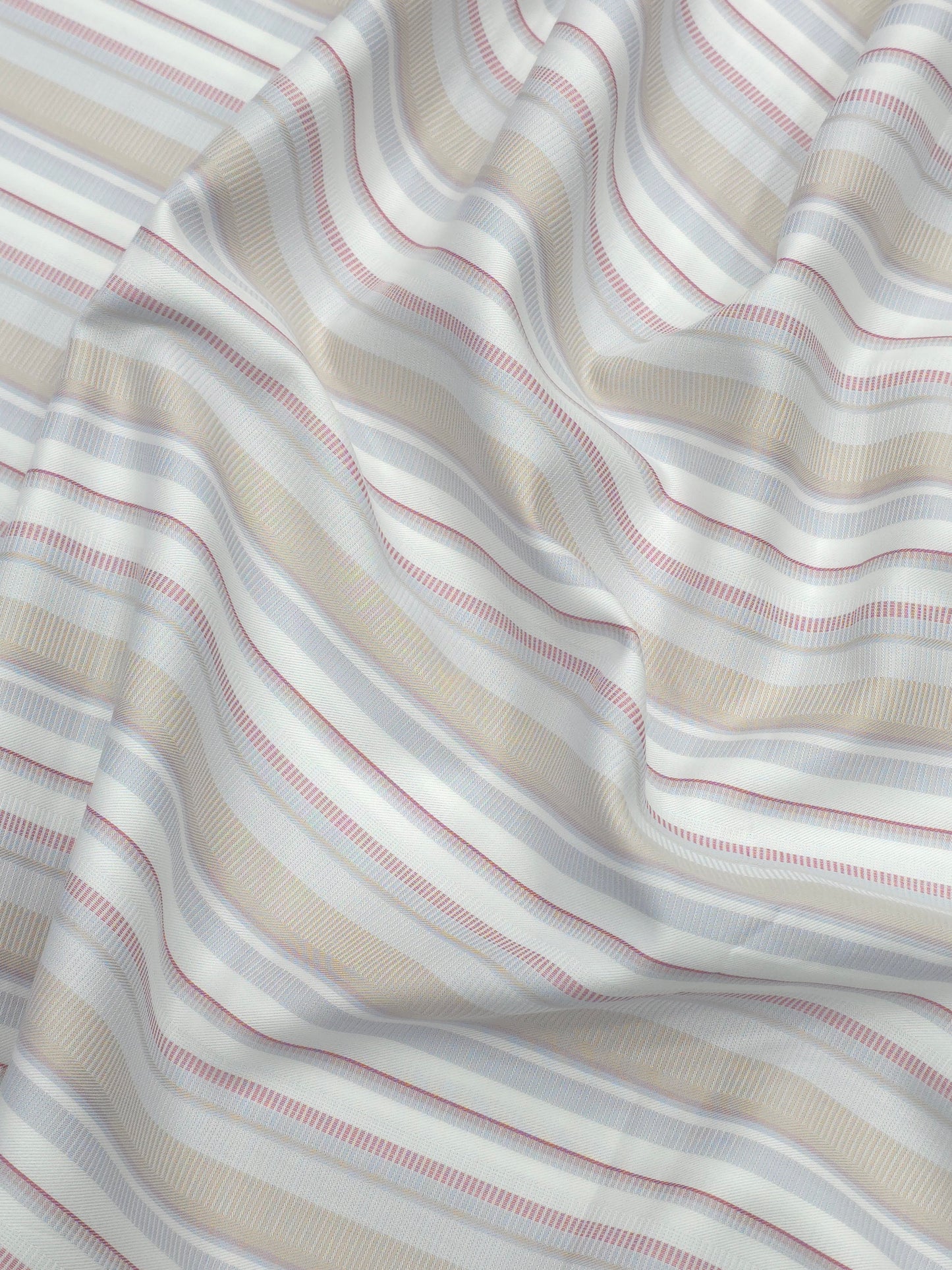 WORLD'S NO.1 BRAND LUTHAI