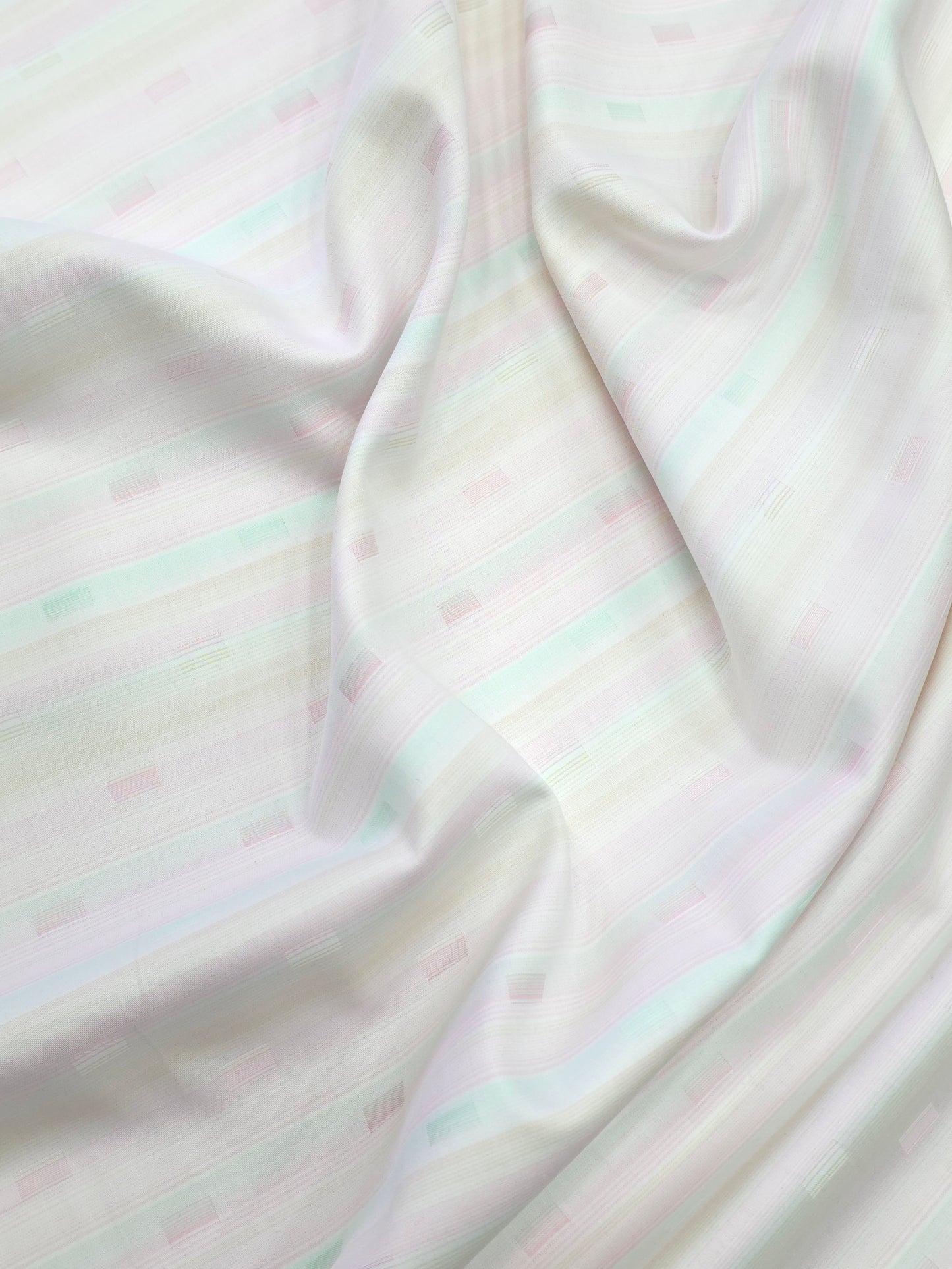 WORLD'S NO.1 BRAND LUTHAI